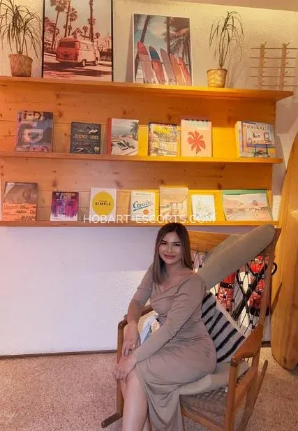Hobart escorts Mariah — 5