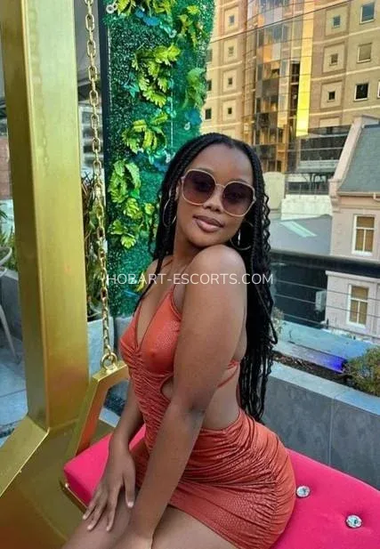 Hobart escorts Agnes — 1