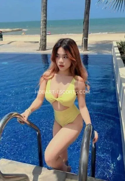 Hobart escorts Aurora — 3