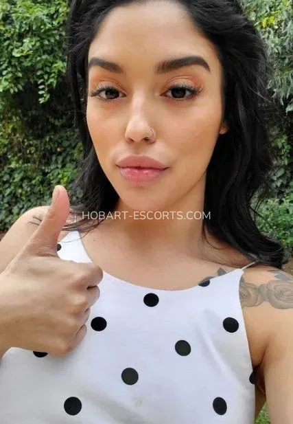 Hobart escorts Natalie — 4