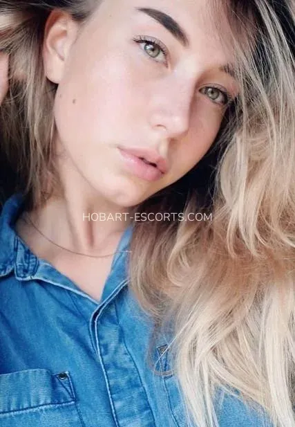 Hobart escorts Karin — 5