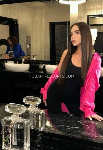 Hobart escorts Aniyah — 3