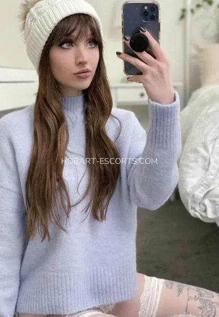 Hobart escorts Lavinia — 4