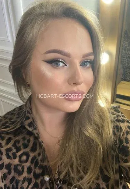 Hobart escorts Aurora — 4