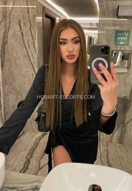 Hobart escorts Aniyah — 4