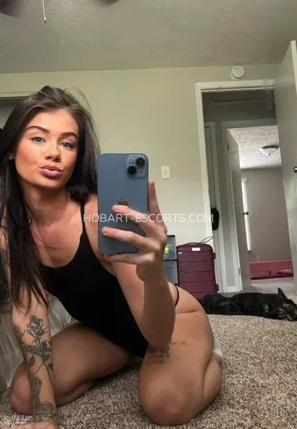 Hobart escorts Aubrey — 1