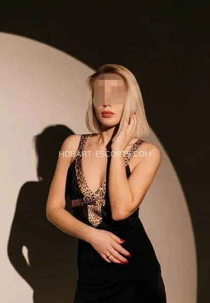 Hobart escorts Oriana — 1
