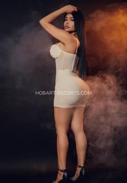 Hobart escorts Lindsey — 5