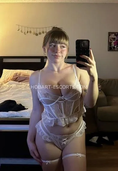 Hobart escorts Isabella