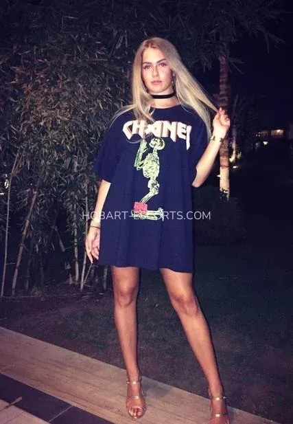 Hobart escorts Alicia — 1