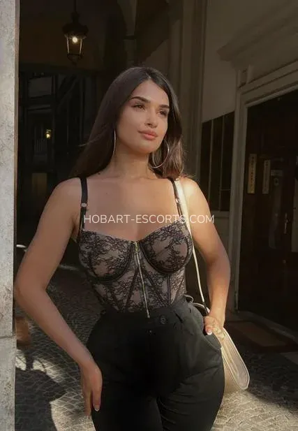 Hobart escorts Emilia — 4