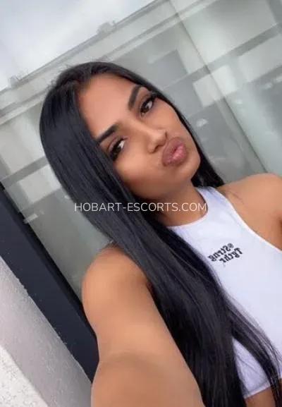 Hobart escorts Hanna — 3