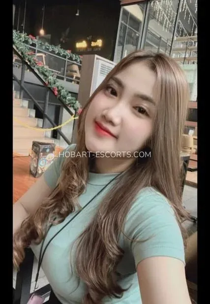 Hobart escorts Amarinda — 4