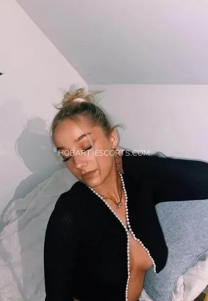 Hobart escorts Mariah — 1
