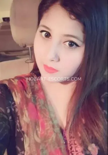 Hobart escorts Peyton — 4