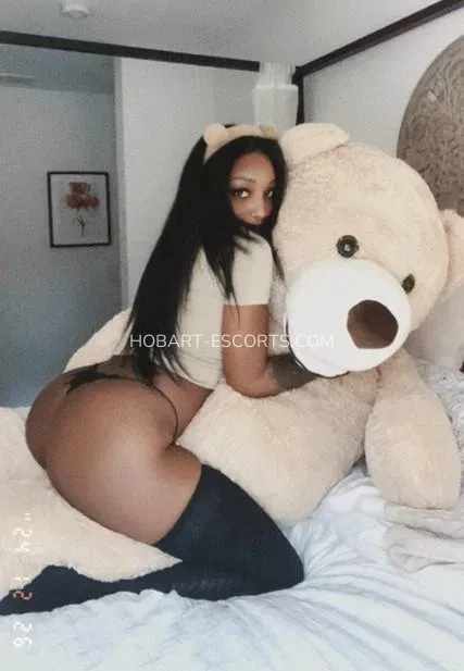 Hobart escorts Karla — 3