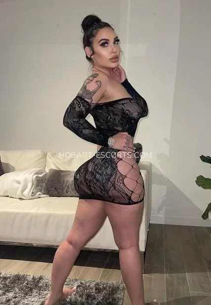 Hobart escorts Nieves — 4