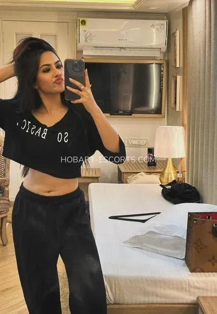 Hobart escorts Madelyn — 1