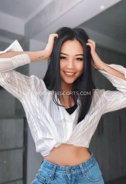 Hobart escorts Julia — 2