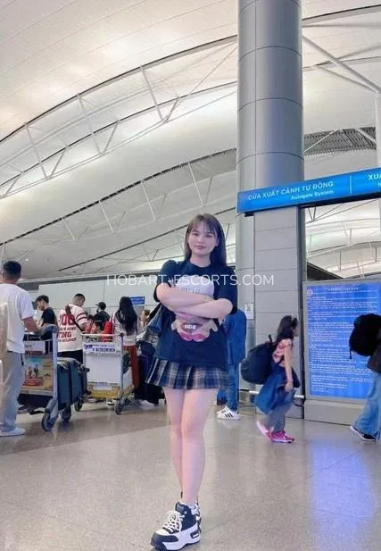 Hobart escorts Violante — 3