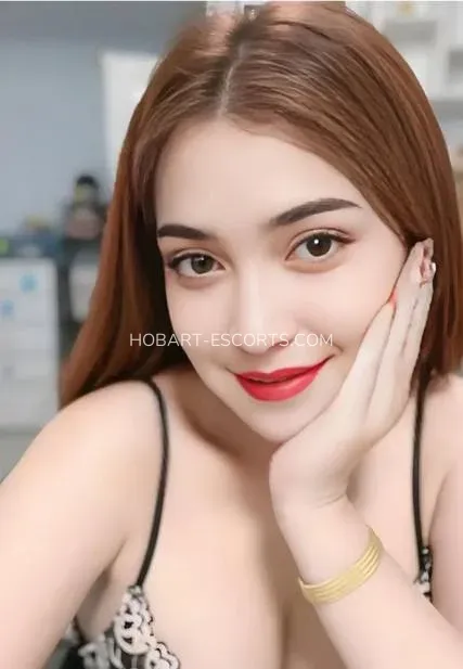 Hobart escorts Caliope — 1
