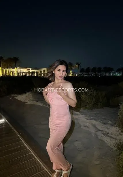 Hobart escorts Mariah — 4