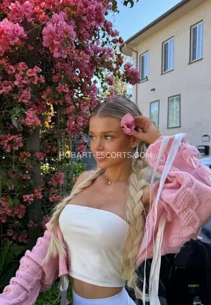 Hobart escorts Abril — 5