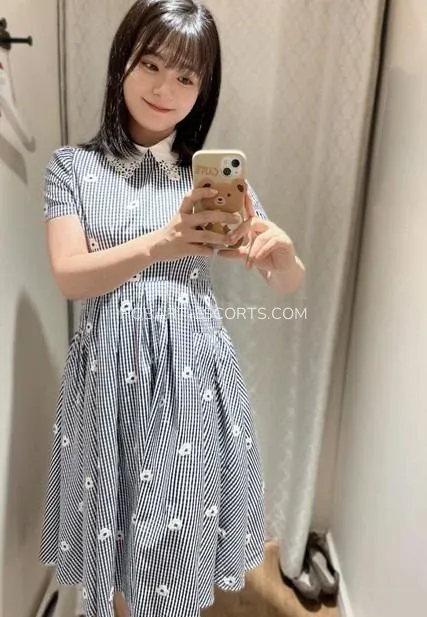 Hobart escorts Payton — 4