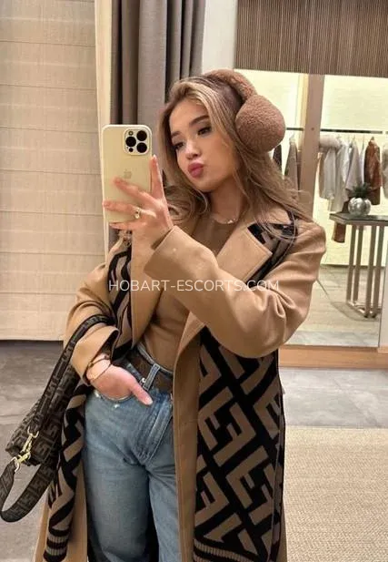 Hobart escorts Almudena — 4