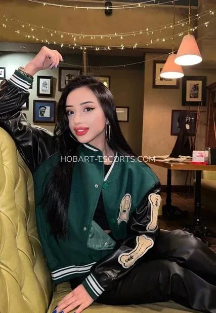 Hobart escorts Karina — 6