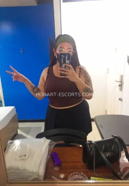 Hobart escorts Sofie — 1