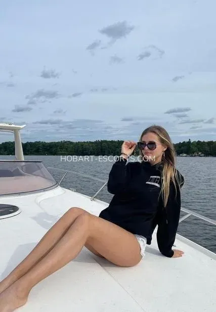 Hobart escorts Clorinda — 4