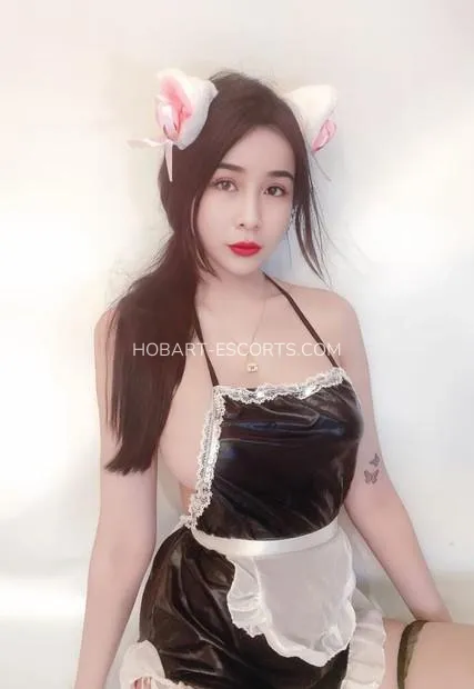 Hobart escorts Louise — 2