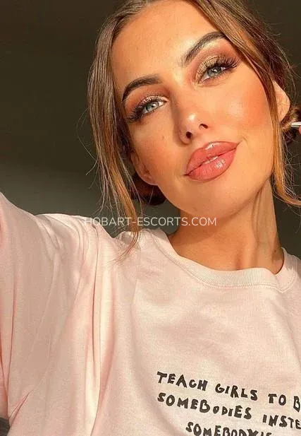 Hobart escorts Dakota — 4