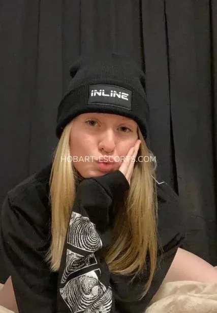 Hobart escorts Octavia — 3