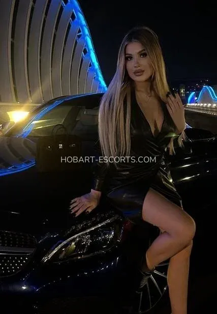 Hobart escorts Makayla — 1