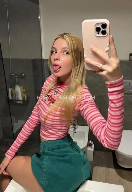 Hobart escorts Hanna — 2