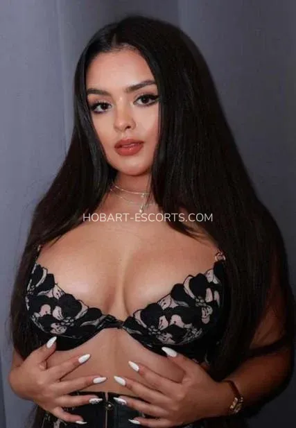 Hobart escorts Agnes — 4
