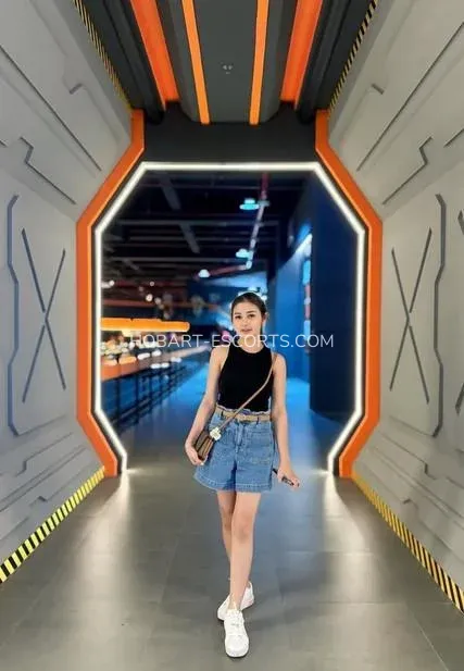 Hobart escorts Sara — 6