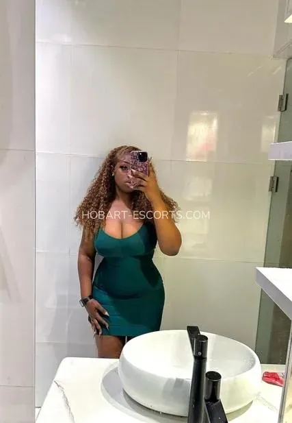 Hobart escorts Elsa — 3