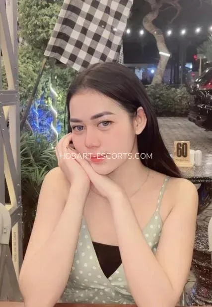Hobart escorts Naomi — 1