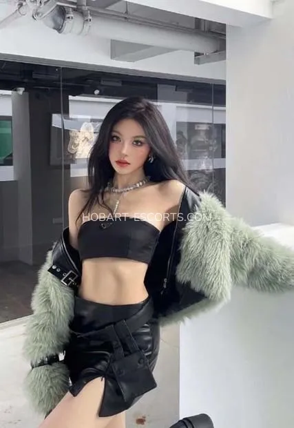 Hobart escorts Alicia — 2