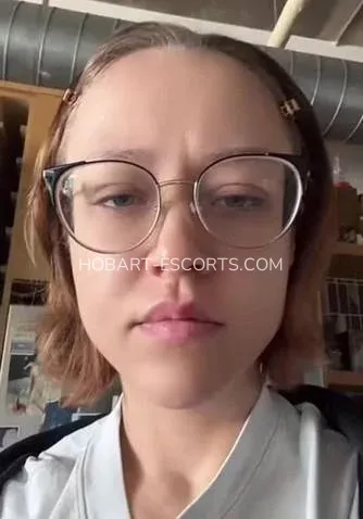 Hobart escorts Lovisa — 1