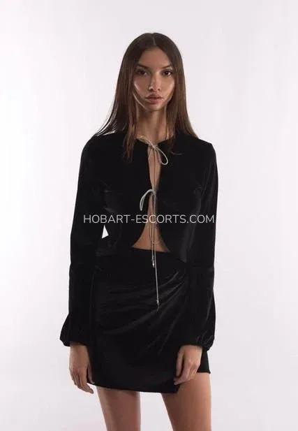 Hobart escorts Dakota — 5