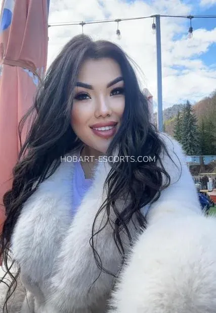 Hobart escorts Kelly — 4