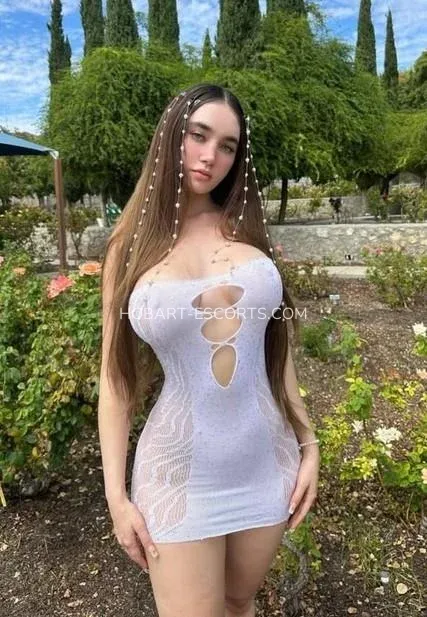 Hobart escorts Daisy — 1