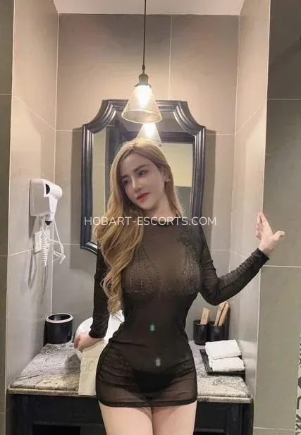 Hobart escorts Astrid — 3