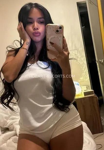 Hobart escorts Ellie — 1