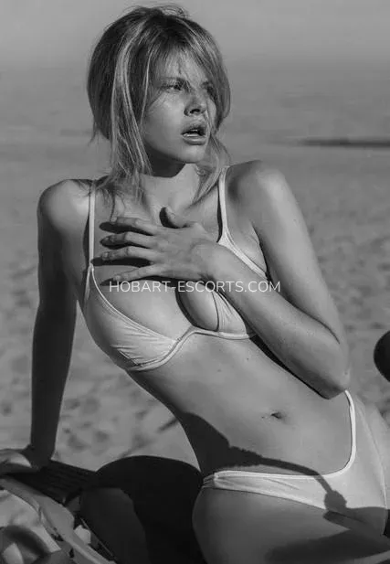 Hobart escorts Mariah — 9