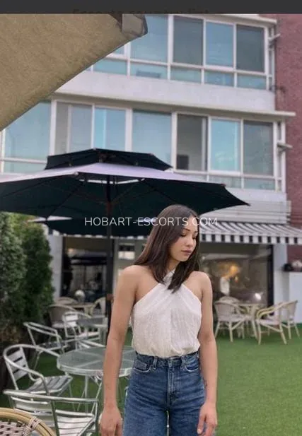 Hobart escorts Charlotte — 4
